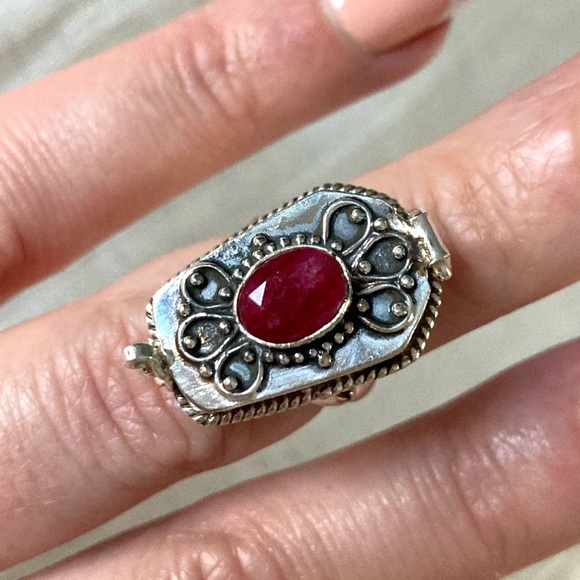 Vintage Jewelry - Vintage Ruby Poison Ring coffin-shaped silver plated size 6.25